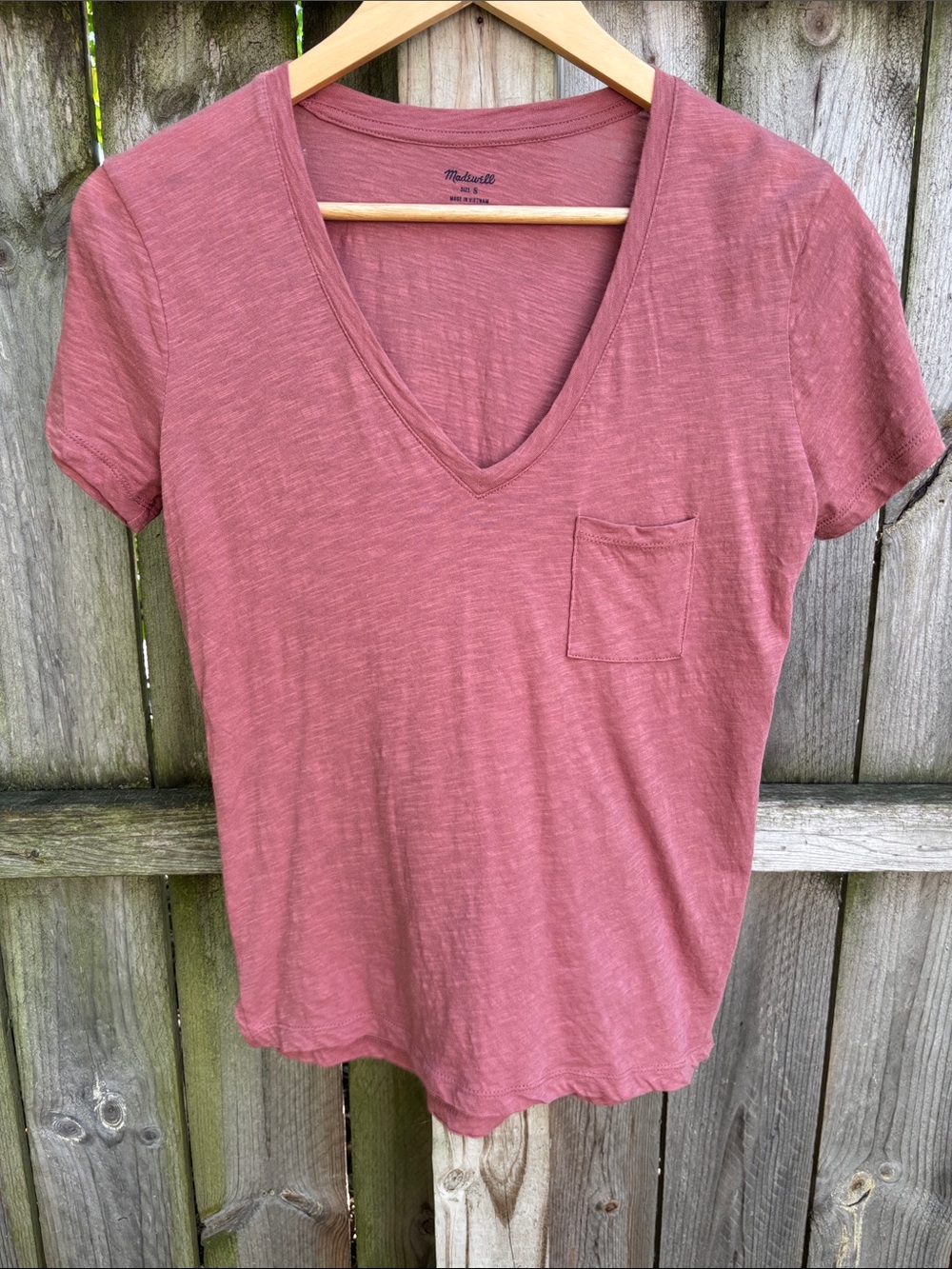 Madewell V-Neck Pocket Tee in Rose